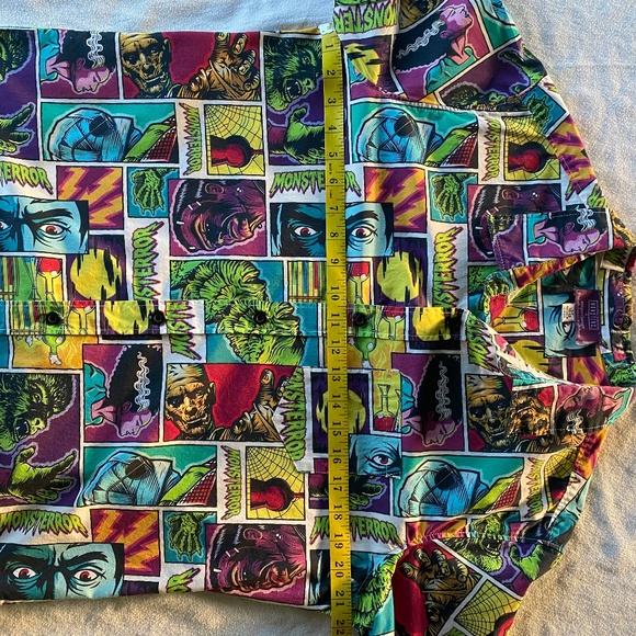 Unique Vintage x Universal Monsters Hawaii Print Button Down Shirt Men's L 10-12 - Picture 7 of 14